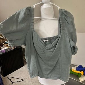 abercrombie & fitchburg crop top